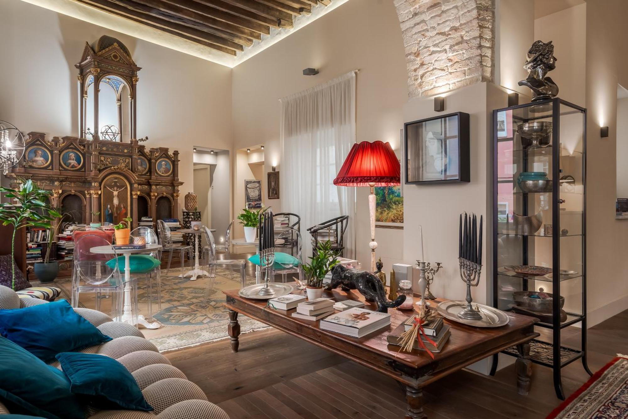 Il Regio Boutique Hotel Каляри Екстериор снимка